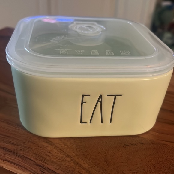 Rae Dunn ceramic bowl with lid - Picture 7 of 7